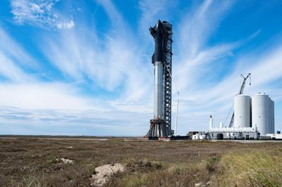 SpaceX will try to launch most powerful rocket ever Monday