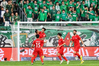 Chinese football fans out in force for Super League return