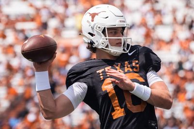 Arch Manning completes first pass in Texas spring game
