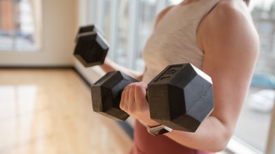 These 5 exercises are all you need to build biceps and triceps muscles