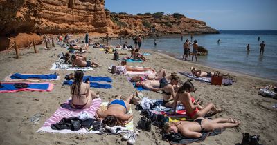 Spanish officials issue travel warning as new rule introduced in 28 tourist hotspots