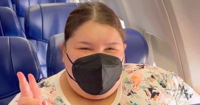 Plus-size creator demands airlines make bigger seats after arm rests left her bruised
