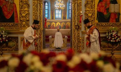 Joy and tension as Kyiv marks Orthodox Easter without Moscow clergy