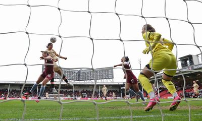 Chelsea seal Women’s FA Cup final place as Sam Kerr header sinks Aston Villa