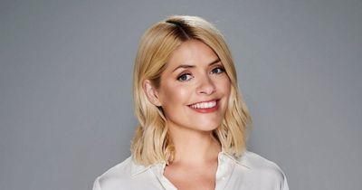 What is shingles - symptoms of condition keeping Holly Willoughby off TV