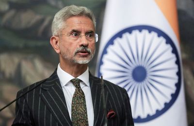 India, Russia talk free trade deal in step-up of relations