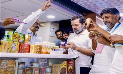Rahul Gandhi relishes Nandini ice cream in Bengaluru amid row over Amul's entry in Karnataka