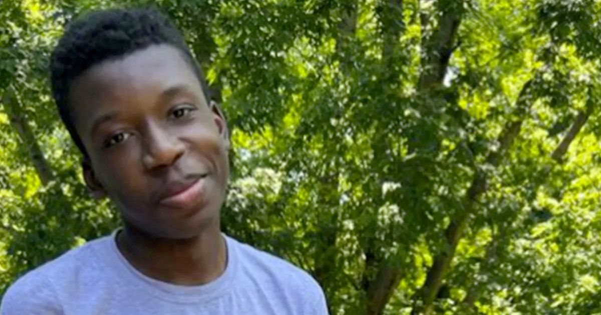 Boy, 16, shot in head after ringing wrong doorbell…