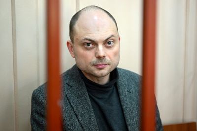 Kremlin critic Kara-Murza jailed for 25 years
