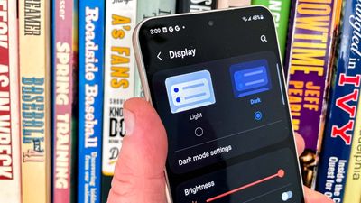 How to manage Dark mode on the Galaxy S23