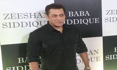 Salman Khan slays in pathani suit at Baba Siddique's Iftaar party