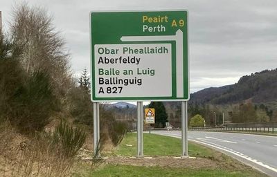 Perthshire road sign leaves locals fuming – can you spot the spelling error?