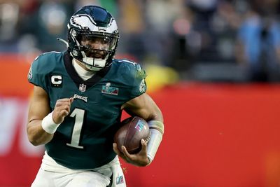 Hurts becomes NFL's top-paid player with Eagles extension