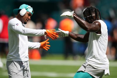 Dolphins WR duo reacts to Eagles QB Jalen Hurts’ massive extension