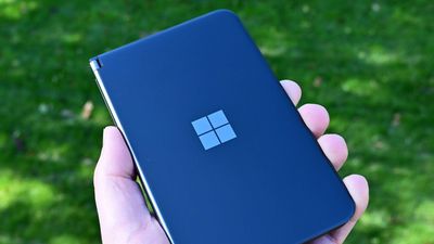 Windows 10X can now run on both screens of the Surface Duo