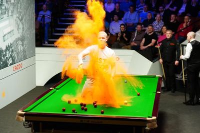 Climate protesters force stoppage at World Snooker Championship