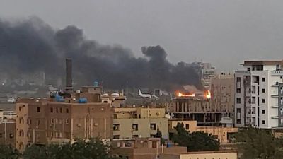 Sudan rival forces battle in capital Khartoum as UN fears little prospect for mediation