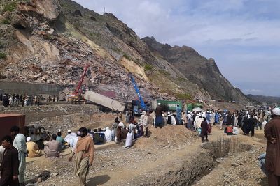 Massive landslide buries trucks in northwestern Pakistan