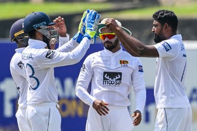 Sri Lanka enforce follow-on after Ireland collapse