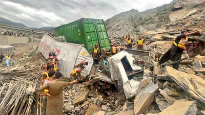 Huge landslide in northwest Pakistan kills three, buries vehicles