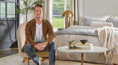 I tried Nate Berkus' genius trick to make a King size pillowcase fit a standard pillow – and it works like a charm