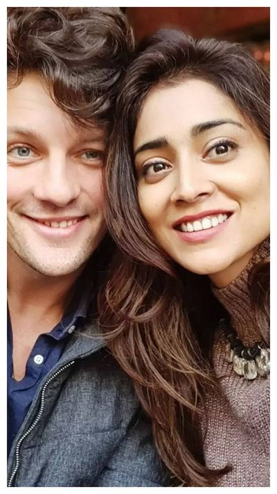 10 PDA Moments of Shriya With Her Husband