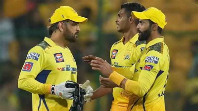 IPL 2023: How MS Dhoni keeps assessing the situation from behind the wicket