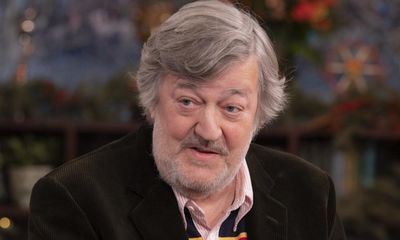 Stephen Fry and Sandi Toksvig lead call for recognition of humanist marriages