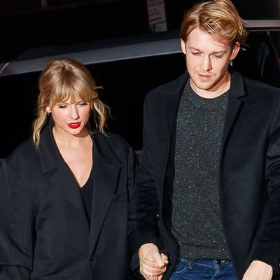 Taylor Swift responds to fan's sweet question following split from Joe Alwyn