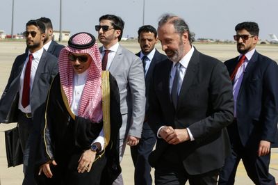 Saudi FM meets Syria's Assad on first trip to Damascus since war