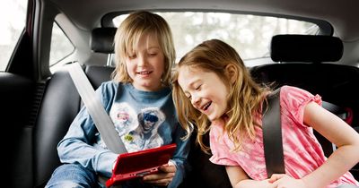 Driving experts warn parents of £500 fine if their children undo seatbelts in car