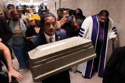 Gun safety demonstrators carry caskets to Tennessee Capitol