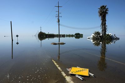 Tulare Lake floods California