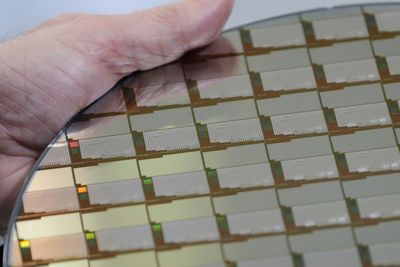 EU agrees plan to boost chip production