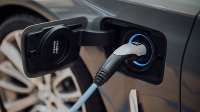 Electric vehicle strategy released by Labor with key focus on improving supply and affordability