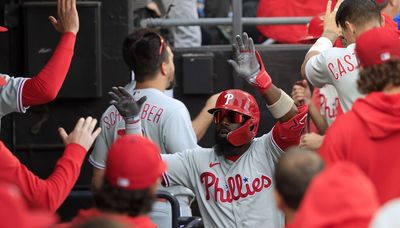 White Sox, Lynn dig deep hole early, lose to Phillies