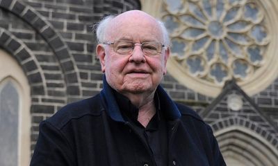 Father Bob Maguire, Melbourne priest loved by the poor but not by the Catholic hierarchy – obituary