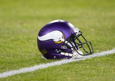 Longtime Vikings equipment manager Dennis Ryan retires after 50 years