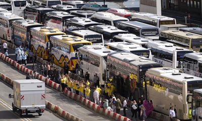 Britons delayed at Dover to miss out on compensation if EU law scrapped