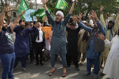 Chinese man accused of blasphemy in Pakistan taken into custody