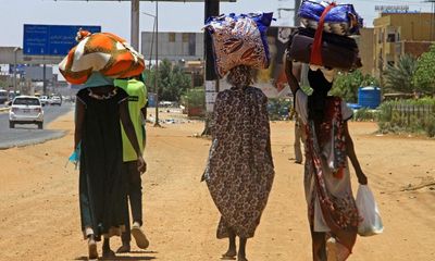 Thousands flee Khartoum as Sudan ceasefire fails to hold