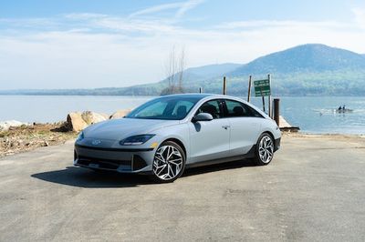 Hyundai Ioniq 6 Drive: Tesla Model S Range at Model 3 Pricing