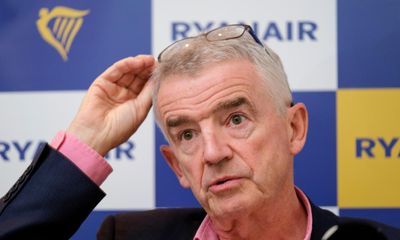 UK will sign deal paying in to EU budget within 15 years, says Ryanair boss