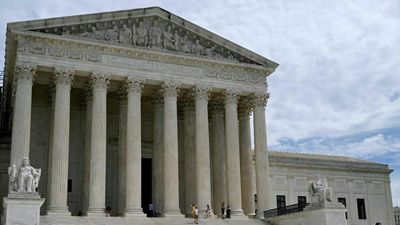 Supreme Court extends freeze on changes to abortion pill access until Friday