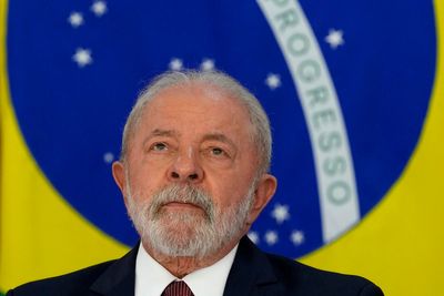 Brazil's Lula loses 1st minister after images during riot