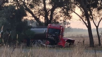 Three people killed in Murray Valley Highway crash involving truck in Victoria's north