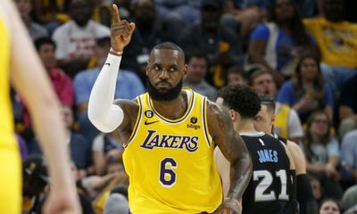 LeBron James: Lakers need to feel uncomfortable going into Game 3