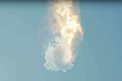 "Rapid Unscheduled Disassembly": Image Shows the Moment SpaceX's Starship Rocket Exploded