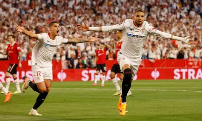 Sevilla’s En-Nesyri doubles up to send dismal Manchester United crashing out