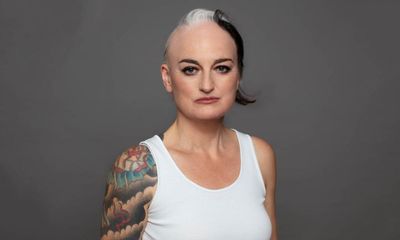 Zoe Lyons: Bald Ambition review – taking on midlife with ‘grief and relief’